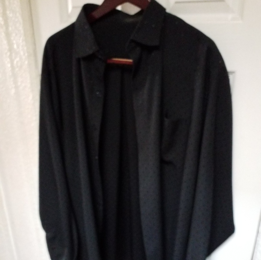 Custom made Button Up fits like a 2x,